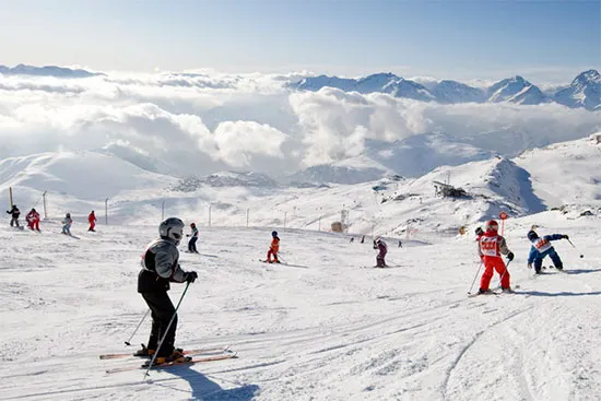 Куда поехать отдыхать в октябре, чтобы покататься на горных лыжах
