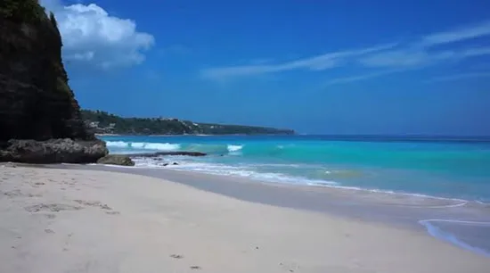 Экзотический пляж Пандава на Бали
