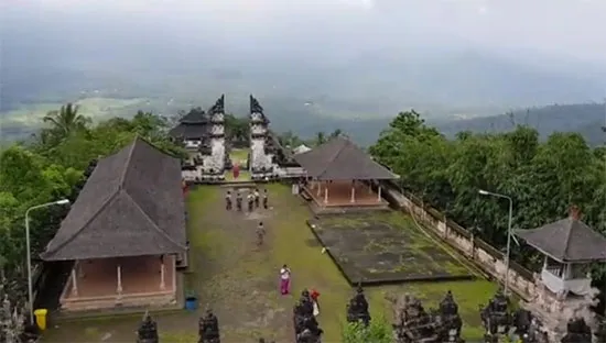 Что посмотреть на Бали - Небесный храм Лемпуянг