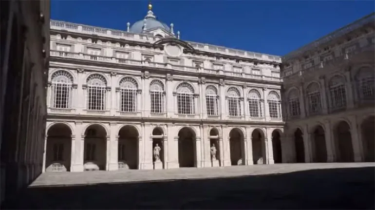 Достопримечательности Испании - Королевский дворец в Мадриде