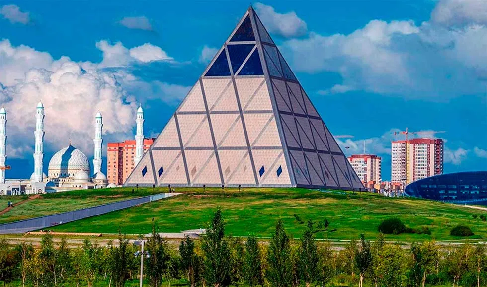 Достопримечательности Казахстана - Дворец Мира и согласия