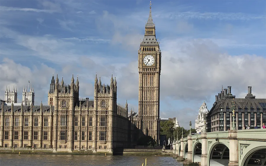 Достопримечательности Англии - Вестминстерский дворец и Биг-Бен – символы Великобритании