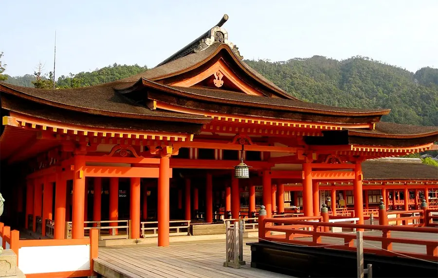 Достопримечательности Японии - Святилище Ицукусима – остров, посвящённый богам