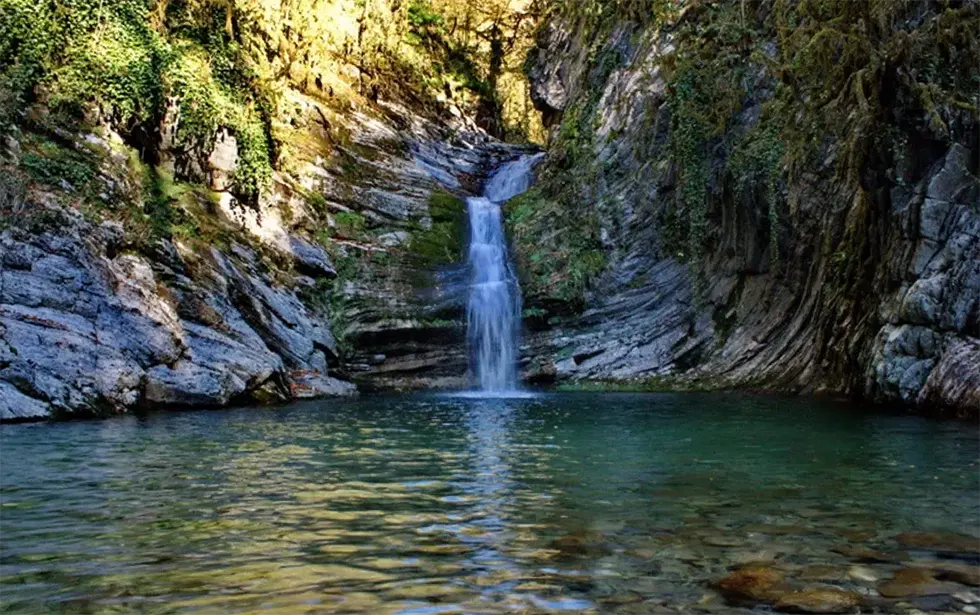 Самшитовый водопад