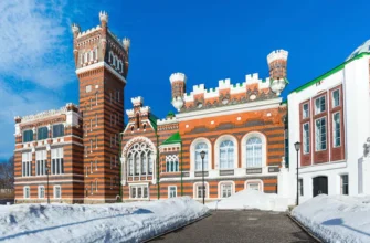 Шереметевский замок и озеро Светлояр