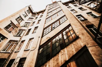 Секретные места Васильевского острова: дворы, парадные и легенды