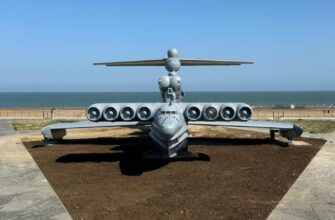 Древний Дербент и экраноплан Лунь из Каспийска