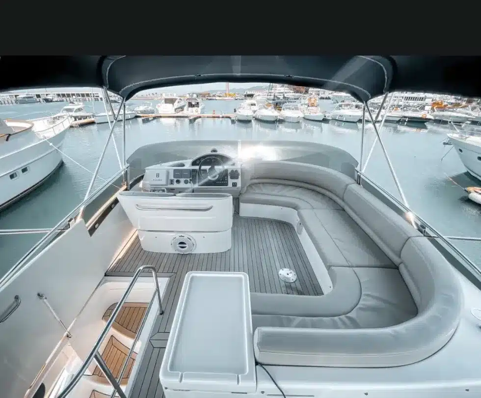 Морская прогулка на роскошной яхте Princess из морпорта Сочи