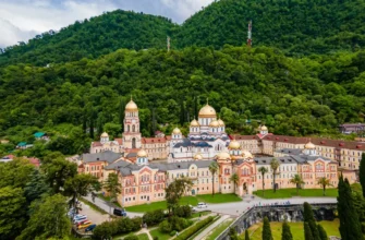 Абхазия за один день из Гагр: Рица, пещеры и легенды Страны Души