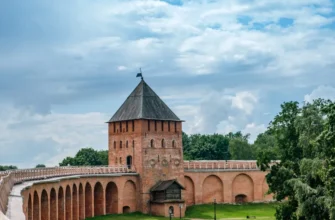 Самостоятельная экскурсия Новгородский Детинец: Кремль в Великом Новгороде