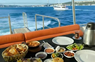 Завтрак на яхте: утренний Босфор в лучах солнца