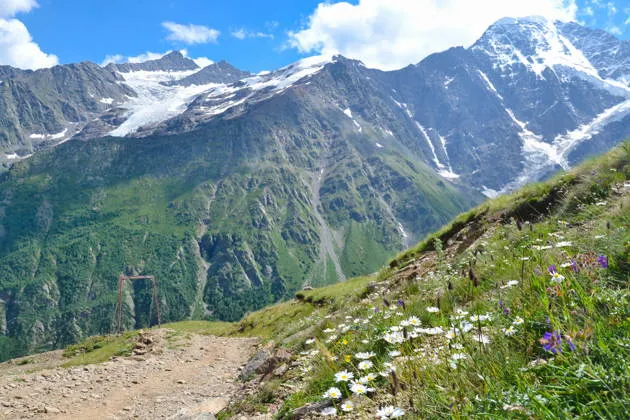 Живописное Приэльбрусье: тур в мини-группе к главной вершине Европы